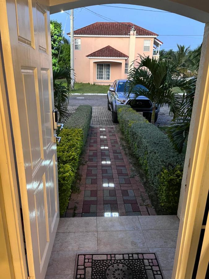 Comfort Rest Ocho Rios Exterior foto